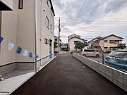 前面道路を含む現地写真 