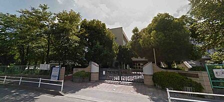 さいたま市立辻小学校(490m)