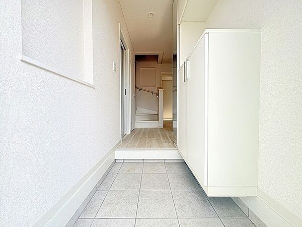 玄関を拡大表示