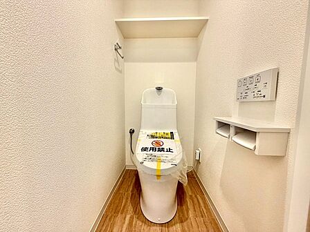清潔感のある落ち着いた色調でまとめられ、日々の暮らしに心地よさとゆとりをもたらすプライベート空間です。