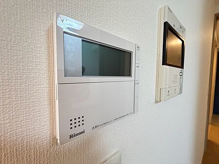 日々の暮らしをスムーズに整える、便利な設備が揃った安心感のある空間です。