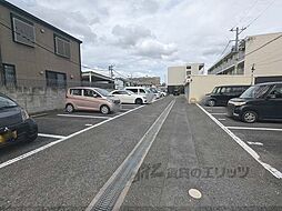22 / 23