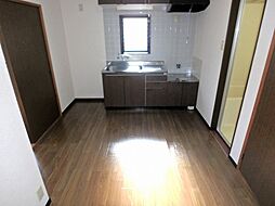 プチマンションウエストアーク 101 1階1DKのリビング/ダイニング