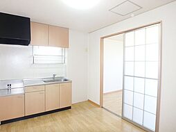 ピュアハウス B棟 202 2階2DKのリビング/ダイニング