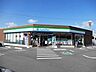 周辺：ファミリーマート松阪駅部田店 819m
