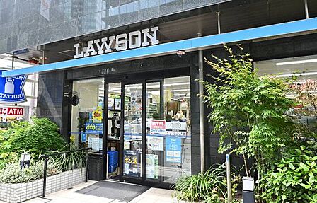 ローソン三田一丁目店 徒歩8分。 640m