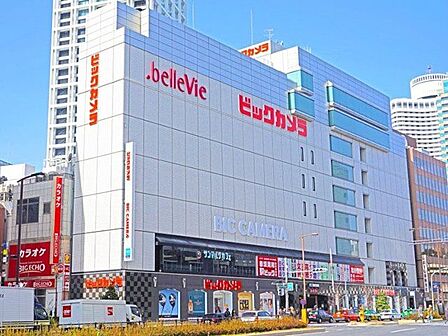ビックカメラ赤坂見附駅店 徒歩17分。 1330m