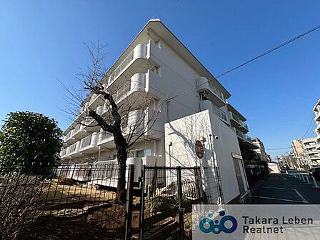 街並みに馴染むシンプルで端正なフォルム。管理体制良好。暮らしやすい環境で安心してお住まいになれます。