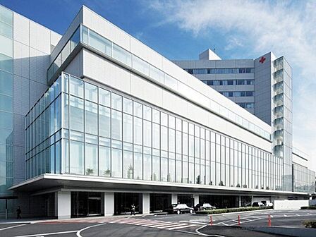 日本赤十字社医療センター 徒歩9分。 710m