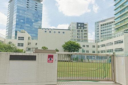 渋谷区立神南小学校 徒歩8分。 610m