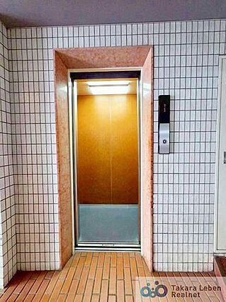 共用部にエレベ...