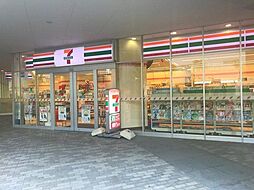 セブンイレブン晴海店 徒歩6分。 430m