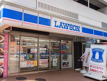 ローソン目黒大橋二丁目店 徒歩2分。 100m