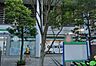 周辺：クイーンズ伊勢丹白金高輪店 徒歩9分。 660m