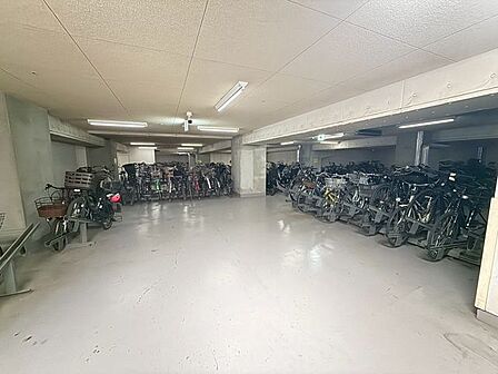 屋内駐輪場(空き要確認)