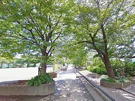 落合中央公園 徒歩20分。 1550m