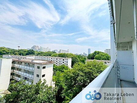 住居からの眺望。心地の良い風をお部屋に取り込んでくれ、日々の生活がより豊かになります。