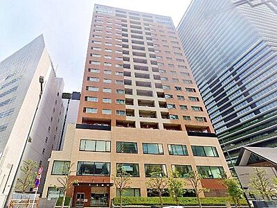 外観：東京メトロ日比谷線「虎ノ門ヒルズ」駅から徒歩約1分の好立地。総戸数122戸21階建大規模マンション。