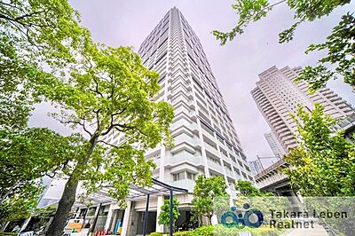 外観：JR山手線「品川」駅徒歩15分。地上40階建タワーレジデンス。総戸数585戸のビックコミュニティ。
