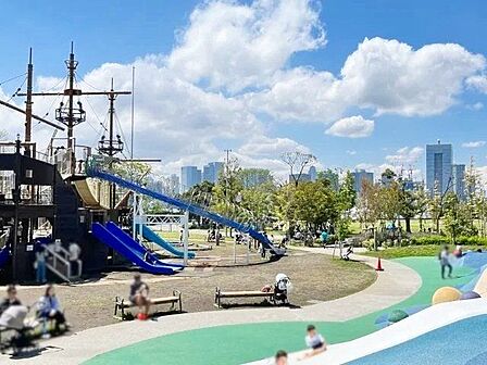 晴海ふ頭公園 徒歩9分。 720m
