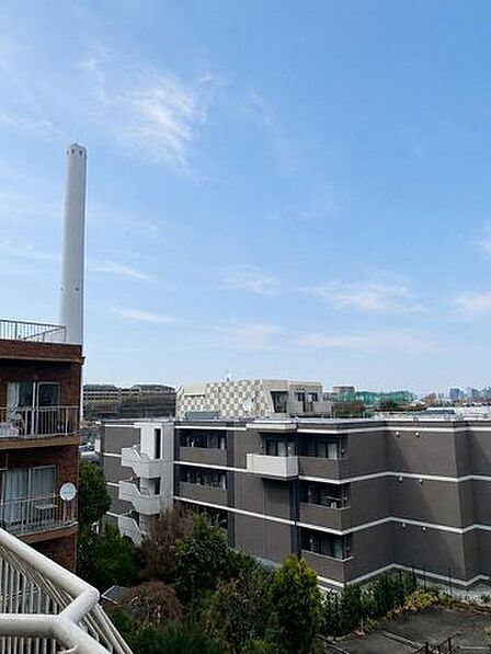 住戸からの眺望。風通しが良く、お洗濯物も早く乾きそうです。毎日のお洗濯が楽しみになりそうです。
