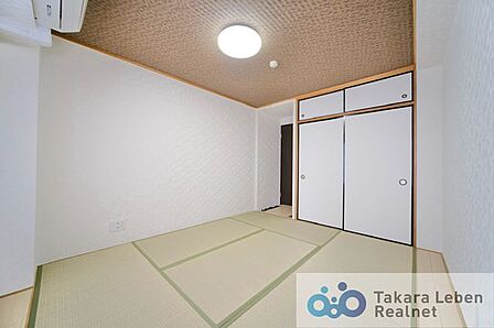 来客時にも重宝する和室は、布団を敷いて寝室としても使用可能。使い勝手の良さが魅力です。