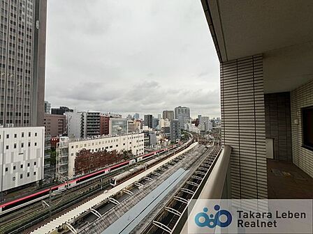 見晴らしの良い眺望です。室内にも爽やかな風と心地の良い日差しが差し込みます。