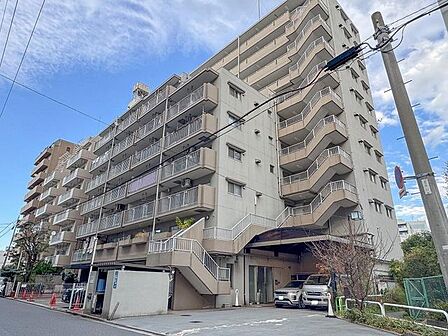 JR山手線など徒歩10分に2駅4路線と、アクセスの良いリバーサイドマンション。