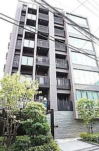 外観：神楽坂・江戸川橋駅徒歩6分、穏やかな住宅地のマンション。ペット飼育のご相談可能です。