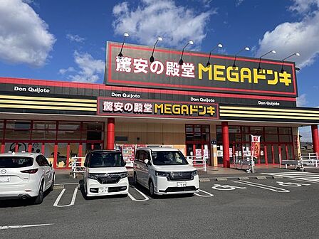 メガドン・キホーテ 四日市店複合施設屋上駐車場有 2340m