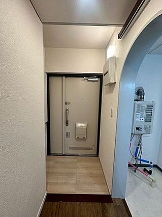 白基調の清潔感...