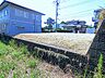 外観：北東側から撮影（東側区画よりも3段の高く擁壁が在ります）