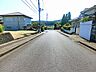 外観：土地西側の公道は幅員９ｍで両サイドに歩道が付いてます。
