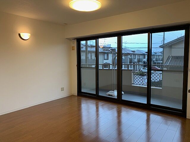 リビング/ダイニング アパガーデンコート串町 2階/-