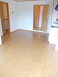 JR津山線 玉柏駅 バス5分 牟佐上下車 徒歩5分の賃貸アパート 2階2LDKのリビング/ダイニング