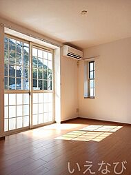 クレストール葵 2階3DKのリビング/ダイニング