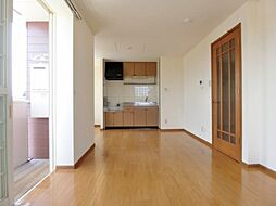 カスターニャ Ｂ 2階2LDKのリビング/ダイニング