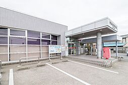 伊勢崎富塚郵便局 418m