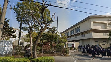 岡崎市立城北中学校 1291m 徒歩17分