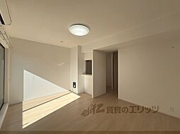 サンライズガーデン宝塚 202 2階ワンルームのリビング/ダイニング