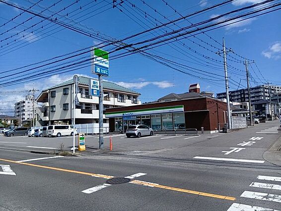 ファミリーマー...