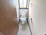 トイレ：ウォシュレット付きのトイレです。窓もあるので換気も楽ちんです。(2026年5月撮影)※リフォーム後写真