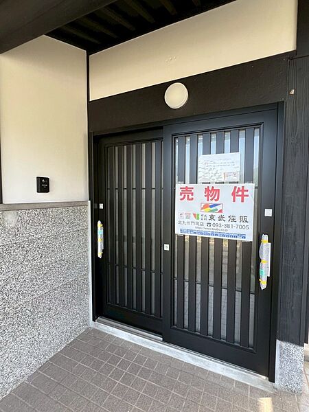 玄関を拡大表示
