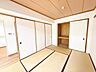 和室：和室にも収納スペースがあり、お部屋がすっきり片付きます。