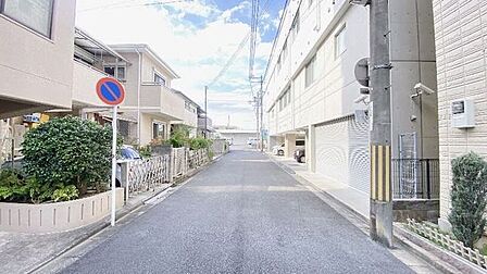 公園の多い地域です。お気に入りの家から足を少し伸ばして、お散歩などでゆったり過ごす時間も有意義です。