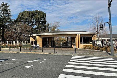 近畿大学附属幼稚園 190m