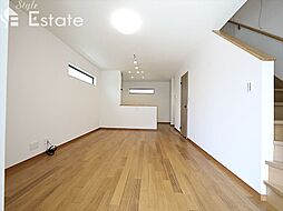 カッツェカヤバ 2階2LDKのリビング/ダイニング