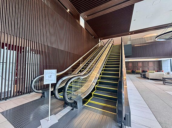 共用部のエスカ...