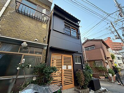 外観:飽きのこないシンプルモダンな外観です。 外観:飽きのこないシンプルモダンな外観です。