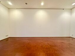 伸びやかな空間のなかで、ゆったりとしたひとときを過ごせます。